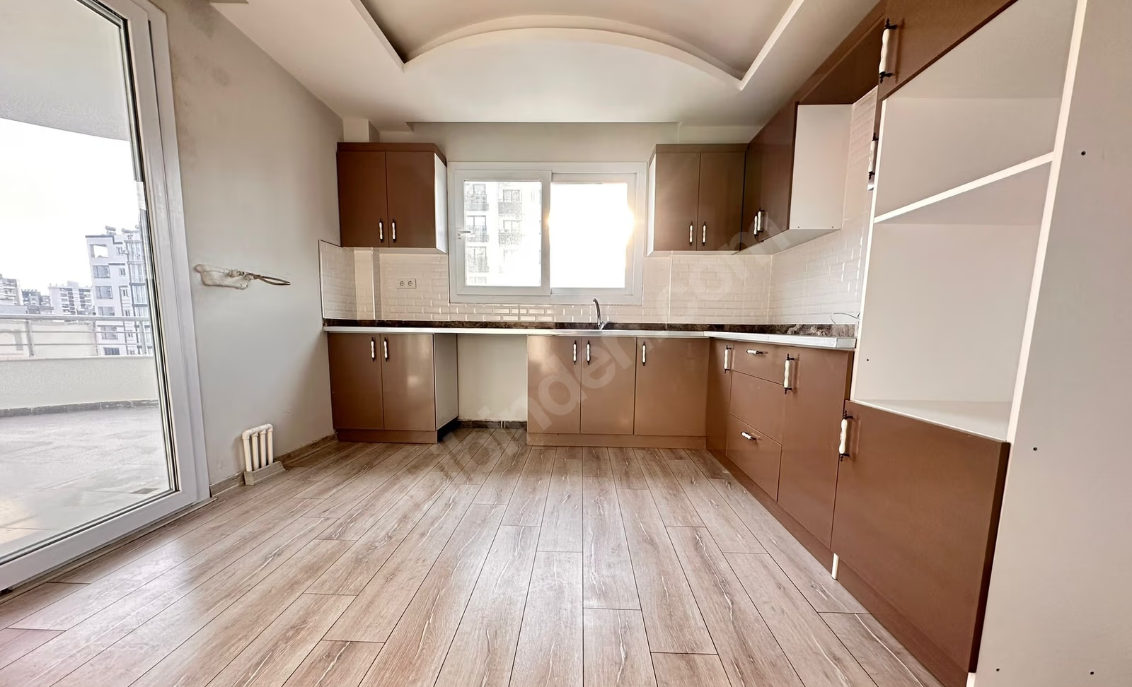 Mersin Mezitli Merkez Mahallesi 3+1 160 m² Doğalgaz Kombili Satılık Daire 9 Mersin Mezitli Merkez Mahallesi 3+1 160 m² Doğalgaz Kombili Satılık Daire