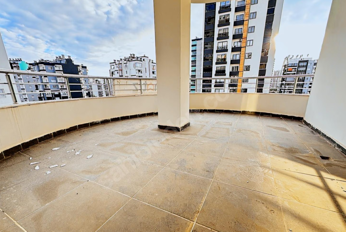 Mersin Mezitli Merkez Mahallesi 3+1 160 m² Doğalgaz Kombili Satılık Daire