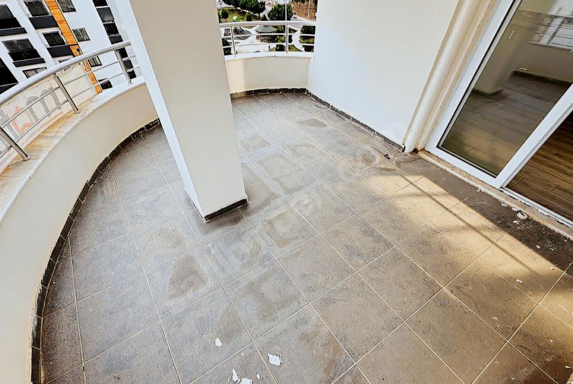 Mersin Mezitli Merkez Mahallesi 3+1 160 m² Doğalgaz Kombili Satılık Daire