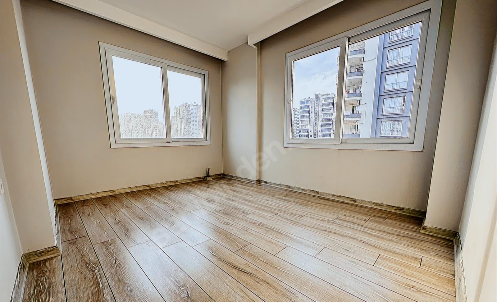 Mersin Mezitli Merkez Mahallesi 3+1 160 m² Doğalgaz Kombili Satılık Daire 13 Mersin Mezitli Merkez Mahallesi 3+1 160 m² Doğalgaz Kombili Satılık Daire