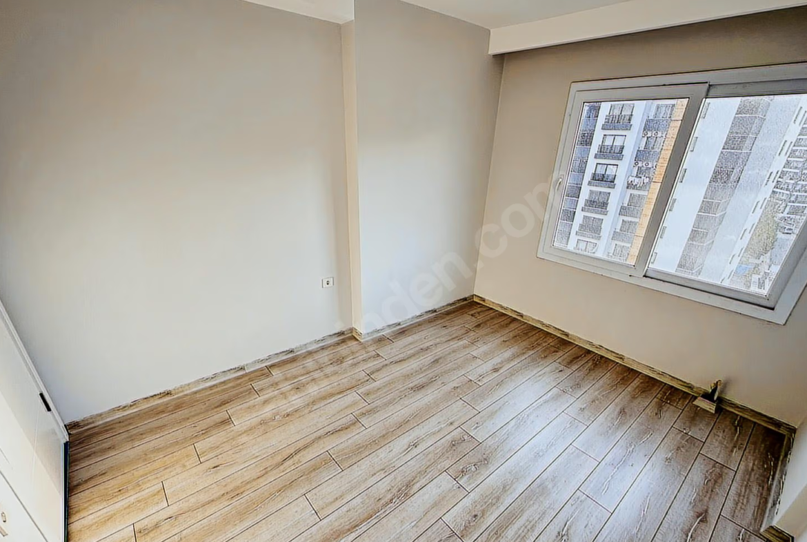 Mersin Mezitli Merkez Mahallesi 3+1 160 m² Doğalgaz Kombili Satılık Daire