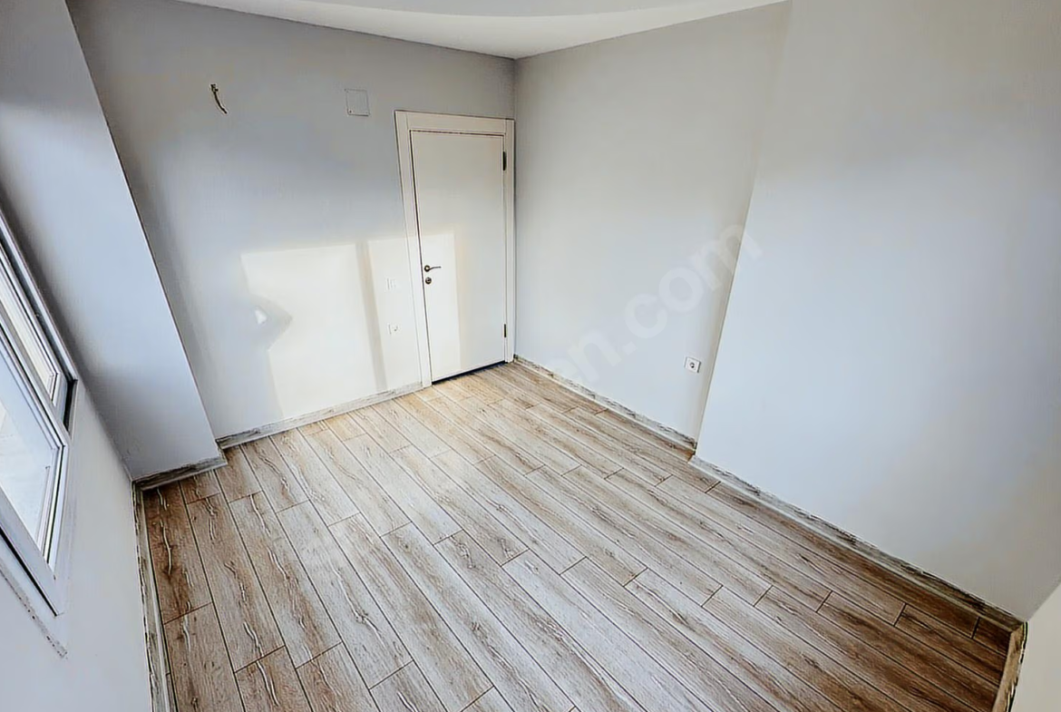Mersin Mezitli Merkez Mahallesi 3+1 160 m² Doğalgaz Kombili Satılık Daire