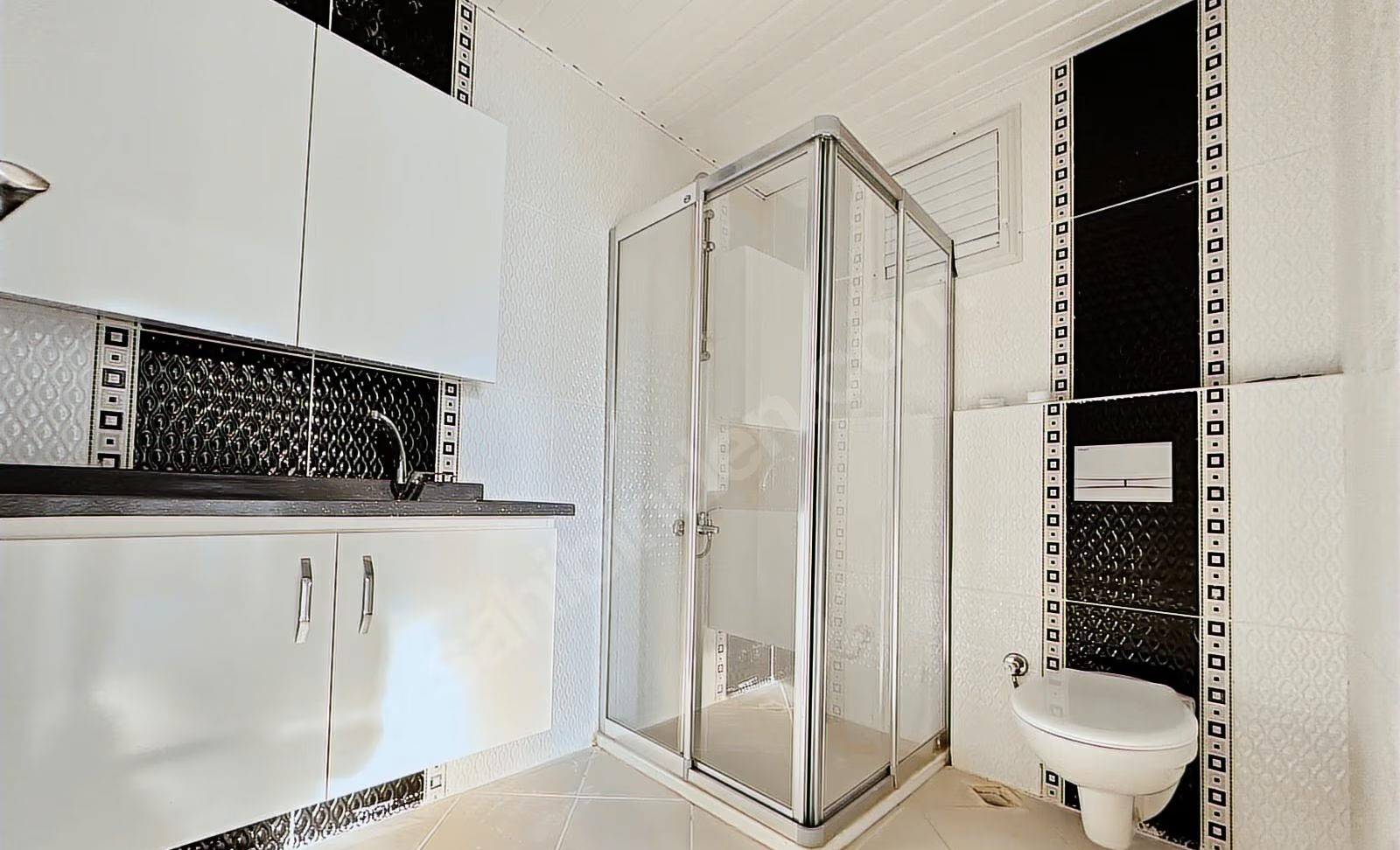 Mersin Mezitli Merkez Mahallesi 3+1 160 m² Doğalgaz Kombili Satılık Daire 16 Mersin Mezitli Merkez Mahallesi 3+1 160 m² Doğalgaz Kombili Satılık Daire
