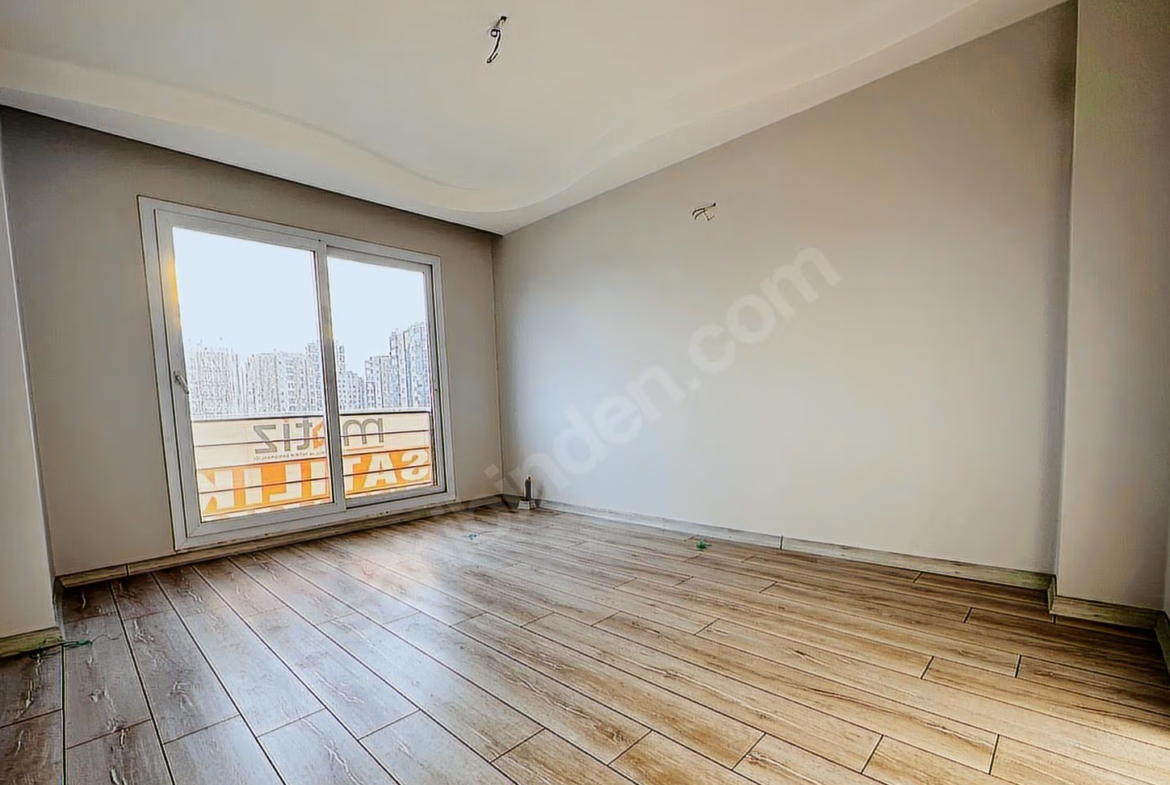 Mersin Mezitli Merkez Mahallesi 3+1 160 m² Doğalgaz Kombili Satılık Daire