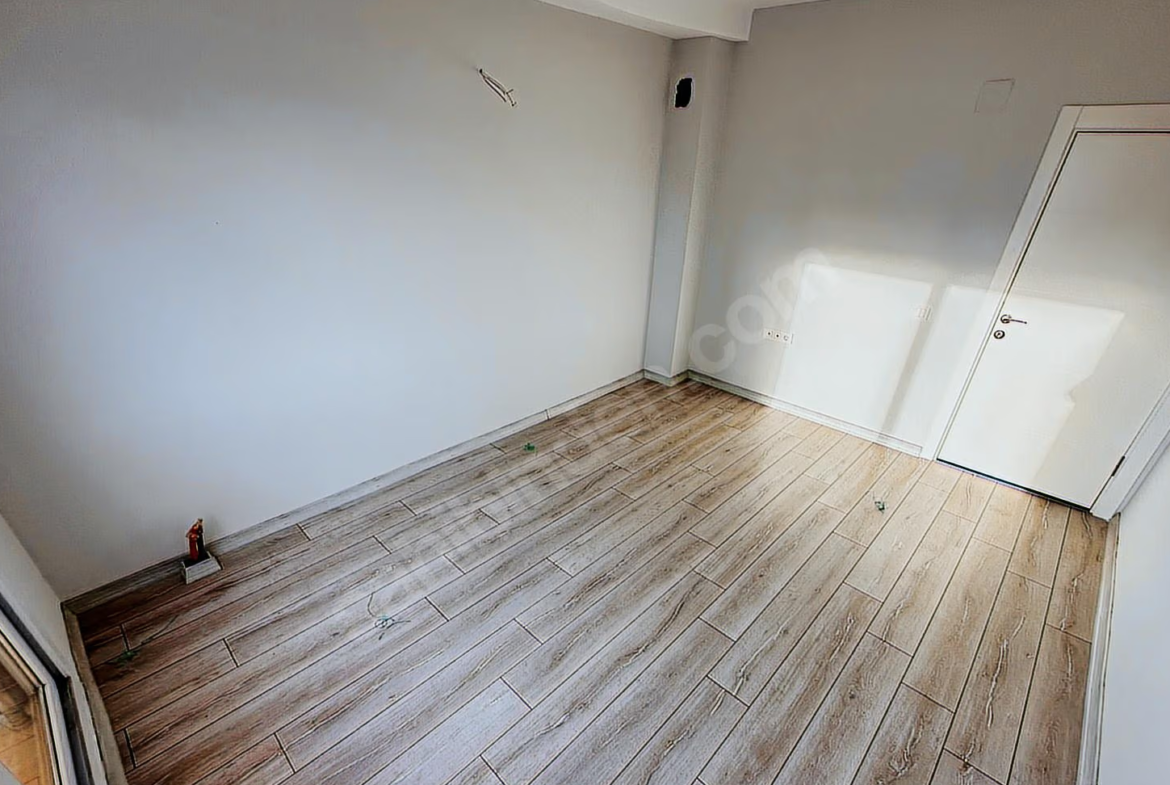 Mersin Mezitli Merkez Mahallesi 3+1 160 m² Doğalgaz Kombili Satılık Daire