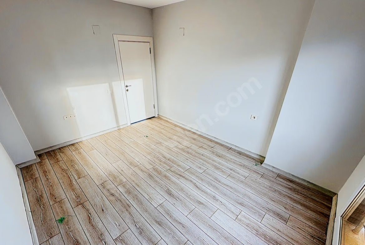 Mersin Mezitli Merkez Mahallesi 3+1 160 m² Doğalgaz Kombili Satılık Daire