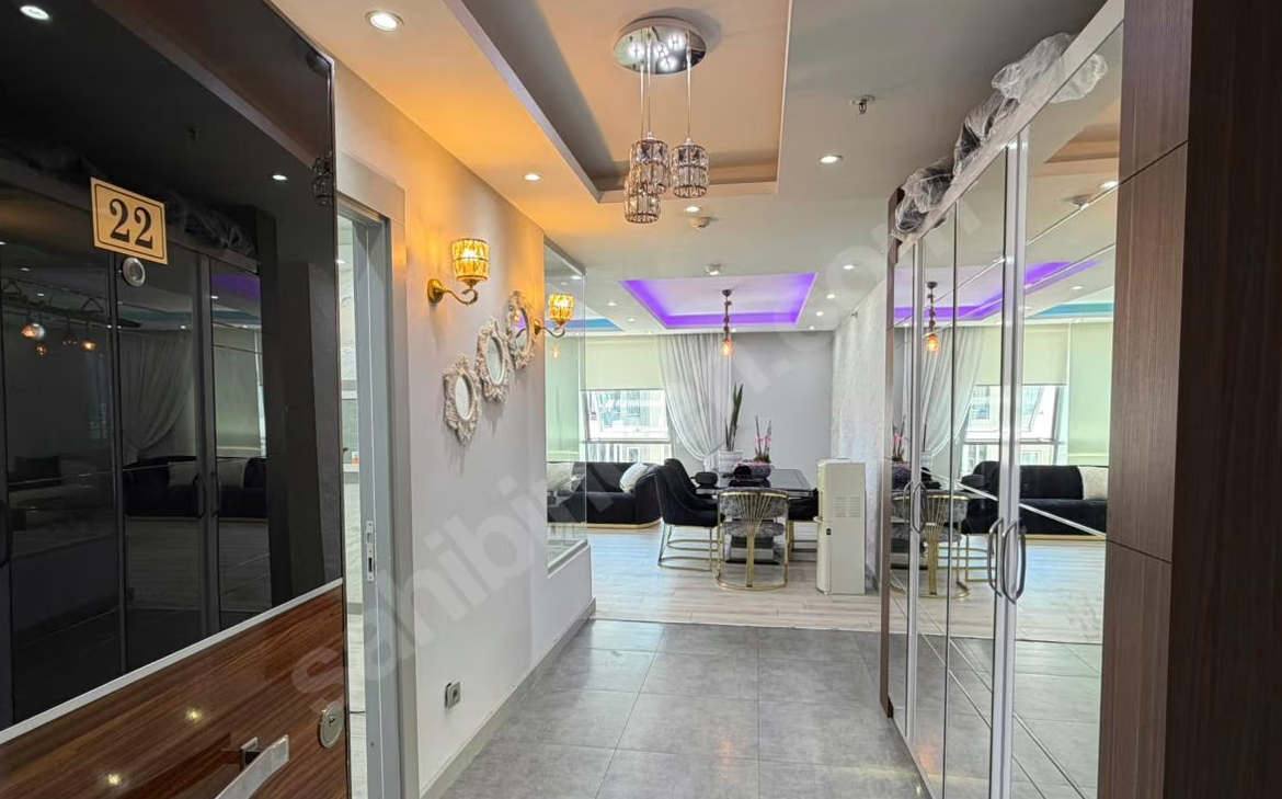 Mersin Mezitli Merkez Mahallesi 4+1 220 m² Doğalgaz Kombili Satılık Daire