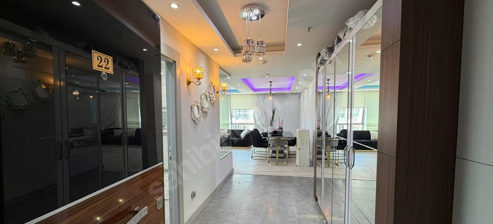 Mersin Mezitli Merkez Mahallesi 4+1 220 m² Doğalgaz Kombili Satılık Daire