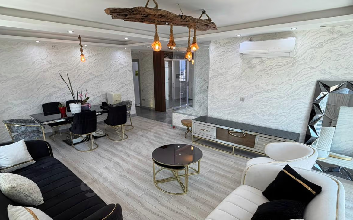 Mersin Mezitli Merkez Mahallesi 4+1 220 m² Doğalgaz Kombili Satılık Daire