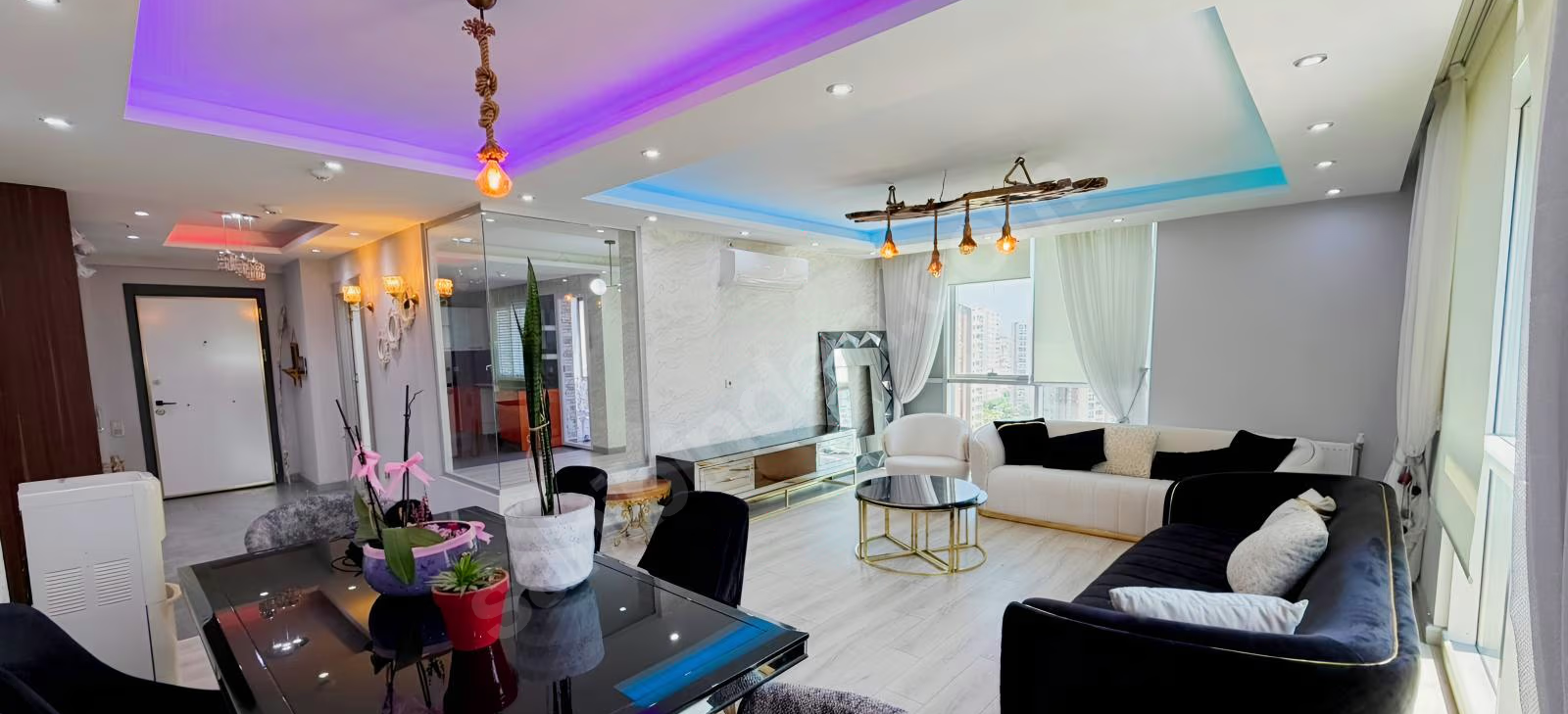 Mersin Mezitli Merkez Mahallesi 4+1 220 m² Doğalgaz Kombili Satılık Daire