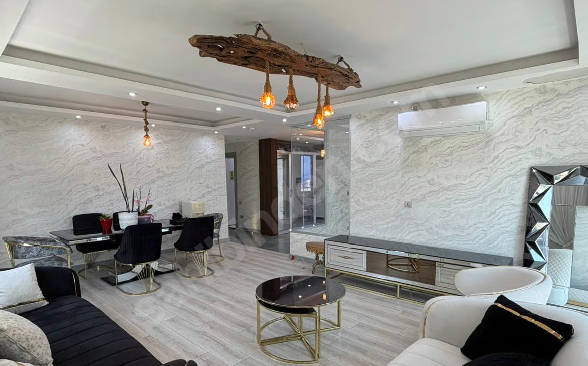 Mersin Mezitli Merkez Mahallesi 4+1 220 m² Doğalgaz Kombili Satılık Daire