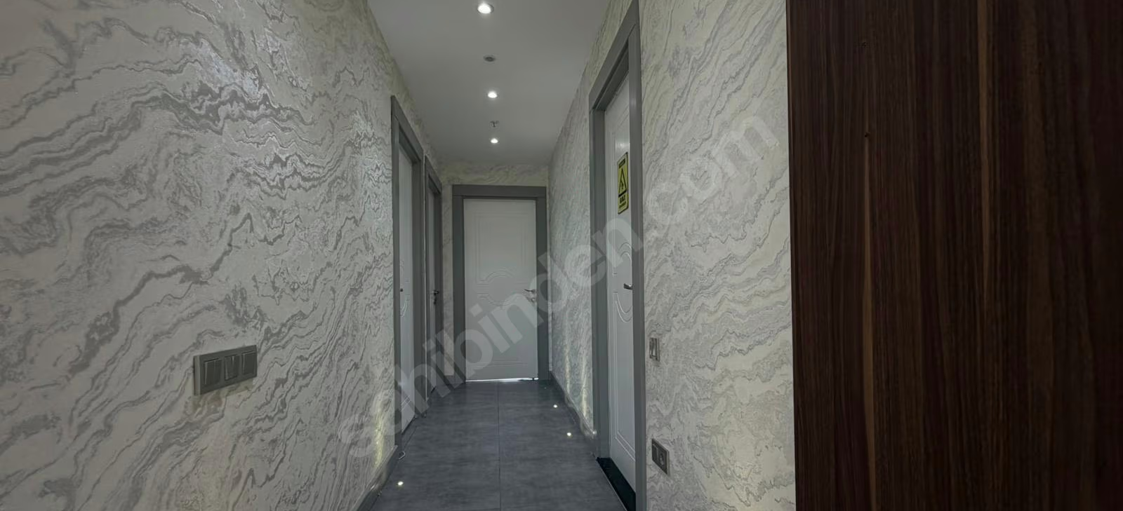 Mersin Mezitli Merkez Mahallesi 4+1 220 m² Doğalgaz Kombili Satılık Daire