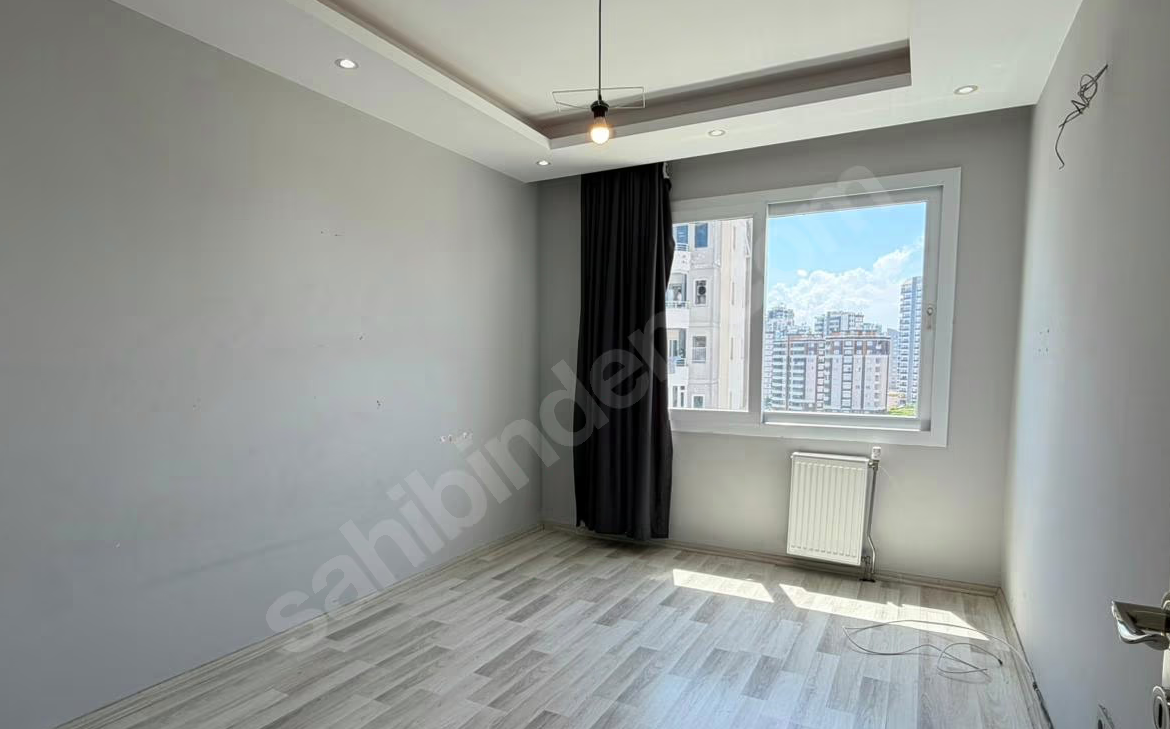 Mersin Mezitli Merkez Mahallesi 4+1 220 m² Doğalgaz Kombili Satılık Daire