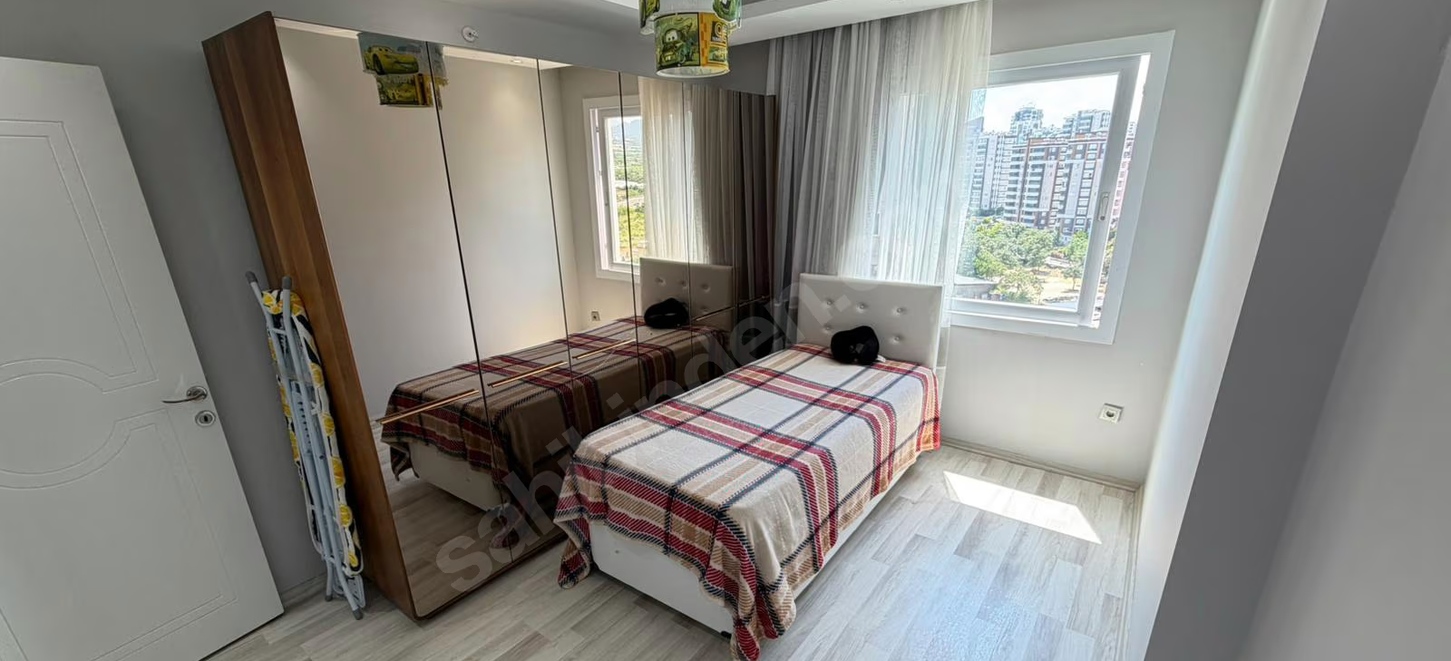 Mersin Mezitli Merkez Mahallesi 4+1 220 m² Doğalgaz Kombili Satılık Daire