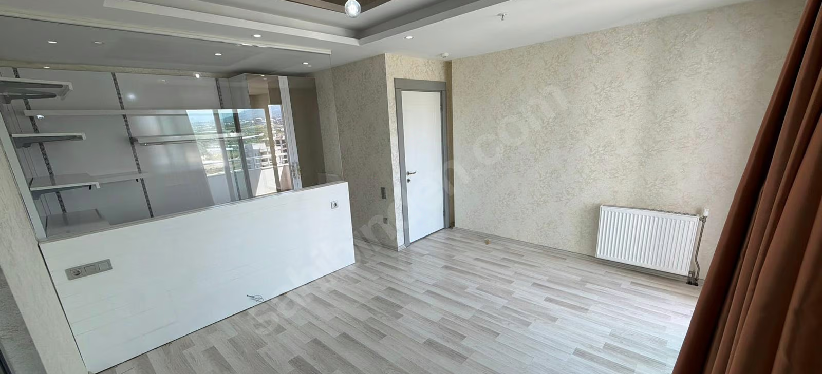 Mersin Mezitli Merkez Mahallesi 4+1 220 m² Doğalgaz Kombili Satılık Daire