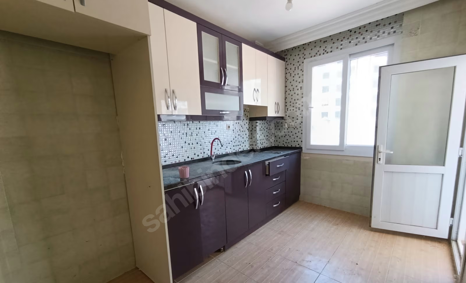 Mersin Mezitli Seymenli Mahallesi 3+1 190 m² Doğalgaz Kombili Satılık Daire 3 Mersin Mezitli Seymenli Mahallesi 3+1 190 m² Doğalgaz Kombili Satılık Daire