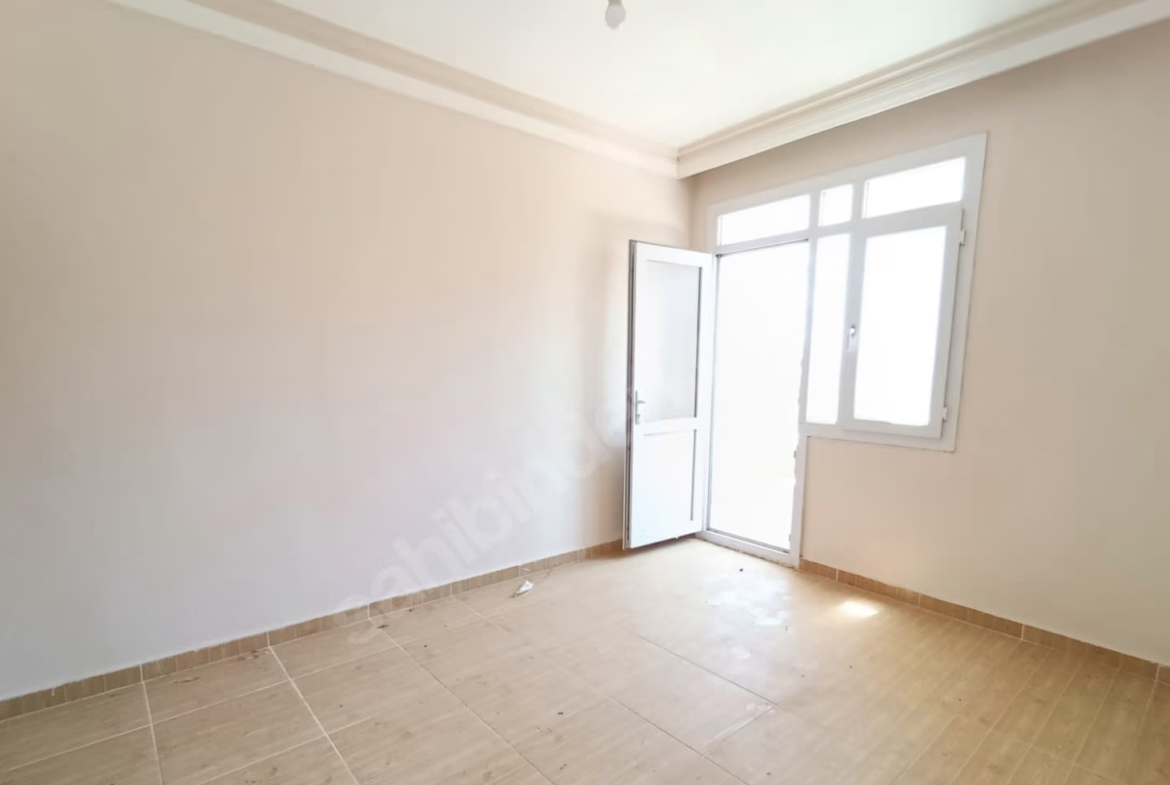 Mersin Mezitli Seymenli Mahallesi 3+1 190 m² Doğalgaz Kombili Satılık Daire