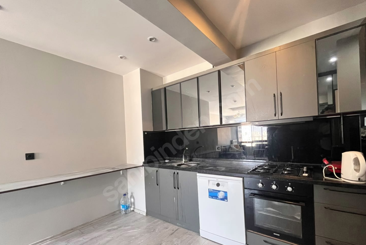 Mersin Mezitli Yeni Mahallesi 2+1 120 m² Klima Kiralık Daire