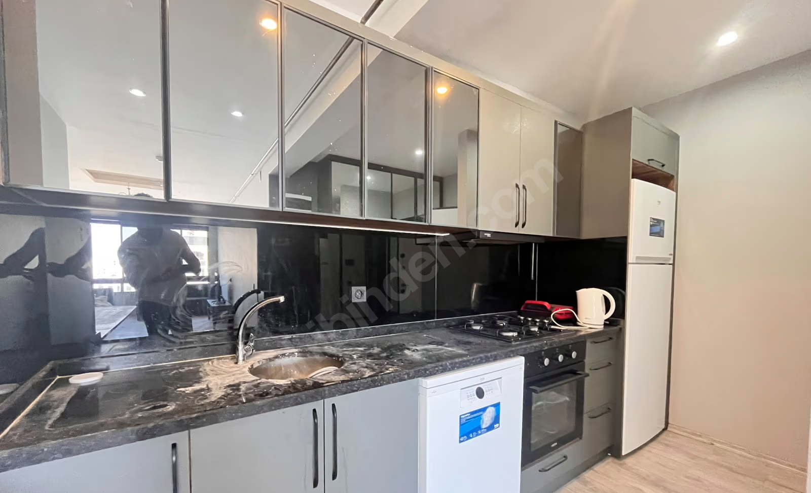 Mersin Mezitli Yeni Mahallesi 2+1 120 m² Klima Kiralık Daire