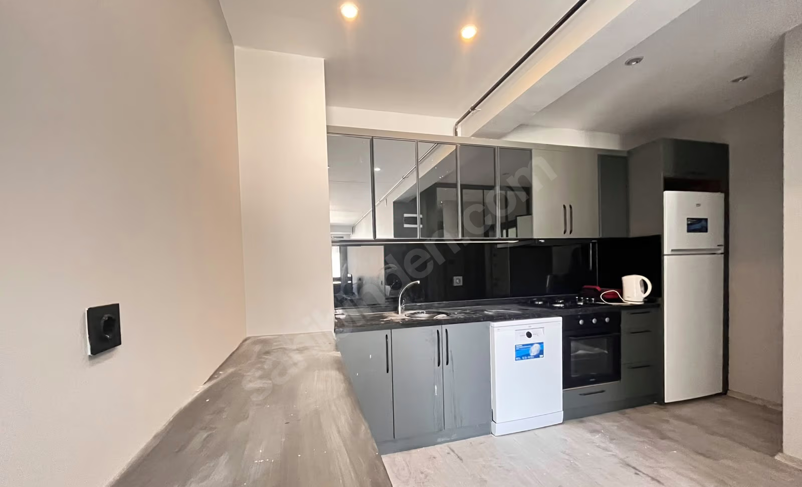 Mersin Mezitli Yeni Mahallesi 2+1 120 m² Klima Kiralık Daire