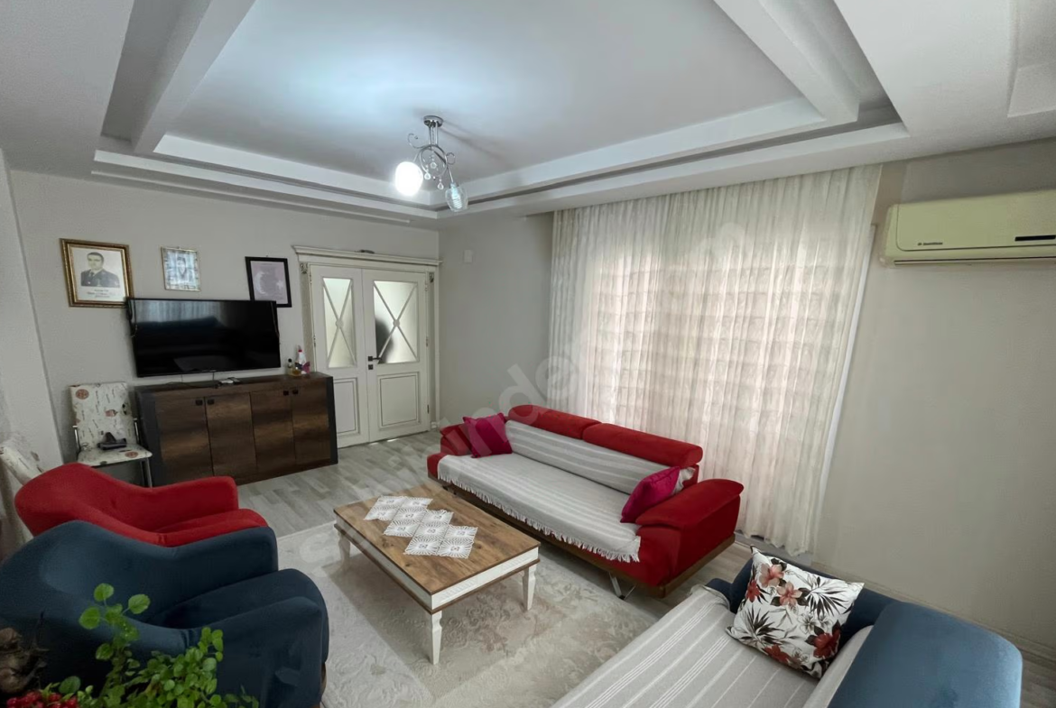 Mersin Mezitli Yeni Mahallesi 3+1 130 m² Doğalgaz Kombili Satılık Daire