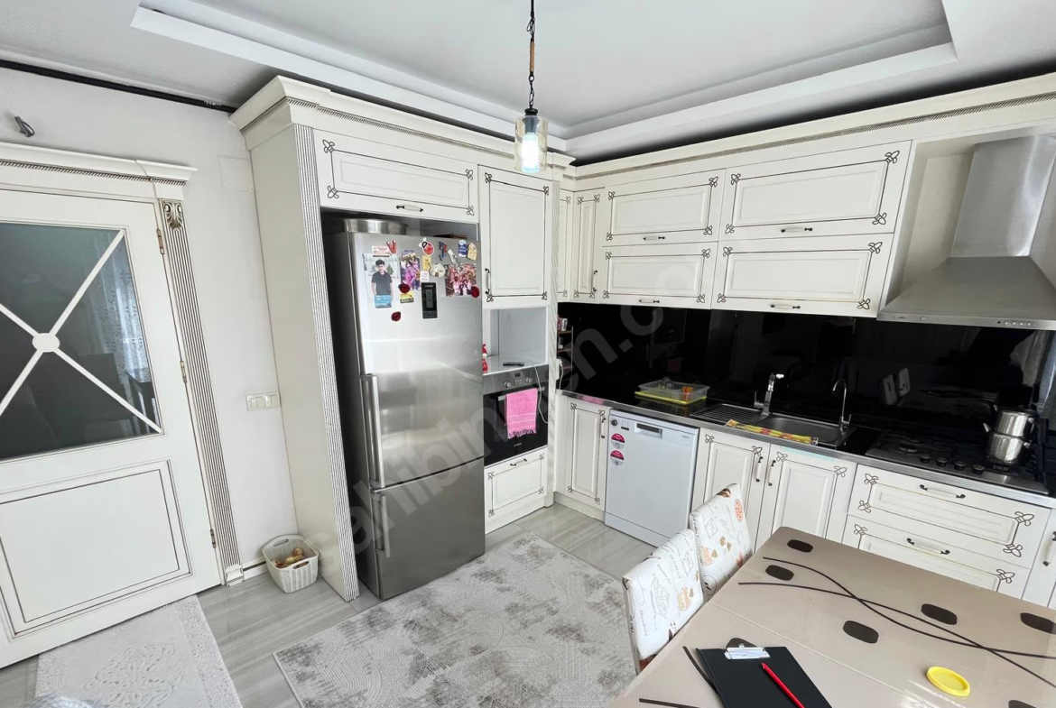 Mersin Mezitli Yeni Mahallesi 3+1 130 m² Doğalgaz Kombili Satılık Daire
