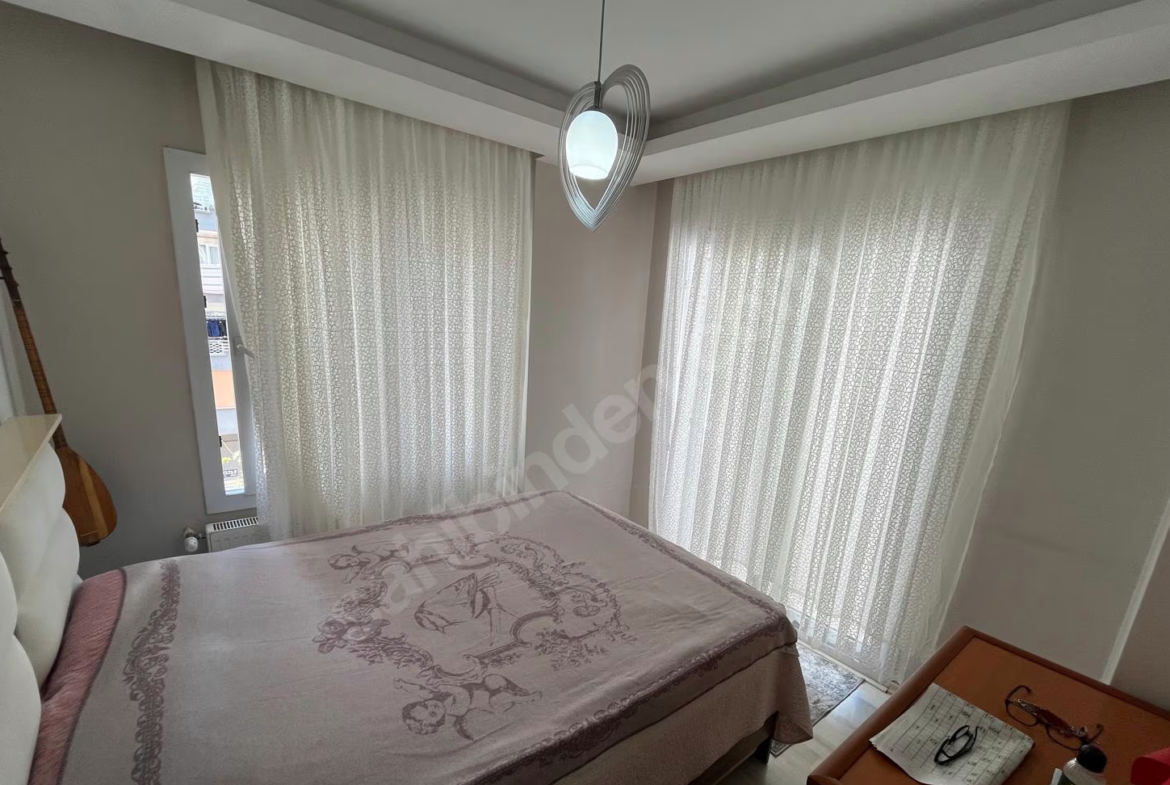 Mersin Mezitli Yeni Mahallesi 3+1 130 m² Doğalgaz Kombili Satılık Daire