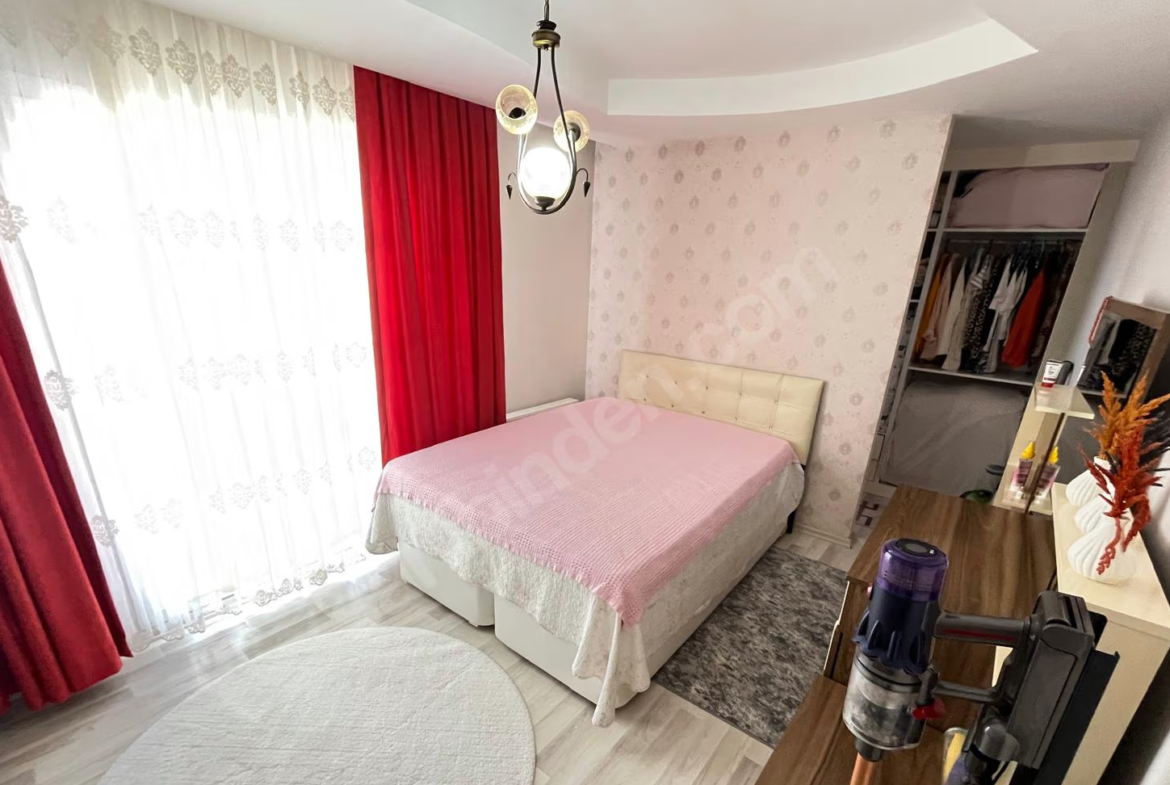 Mersin Mezitli Yeni Mahallesi 3+1 130 m² Doğalgaz Kombili Satılık Daire