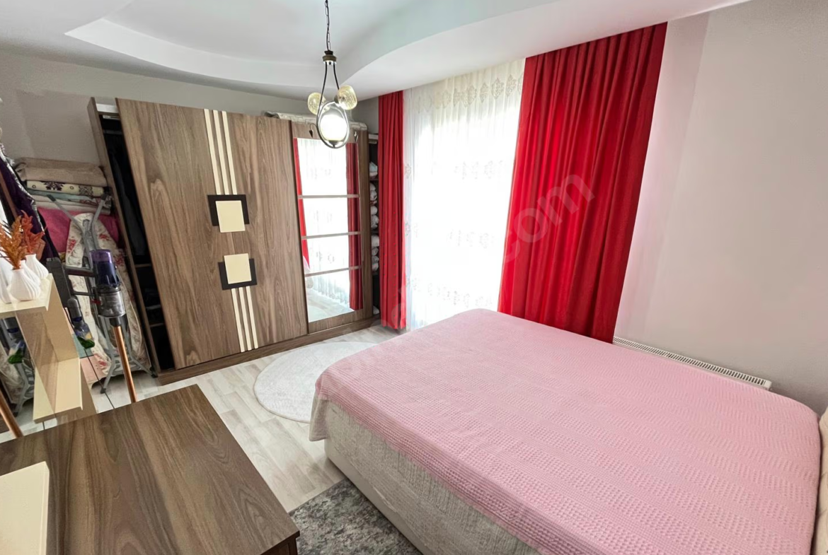 Mersin Mezitli Yeni Mahallesi 3+1 130 m² Doğalgaz Kombili Satılık Daire