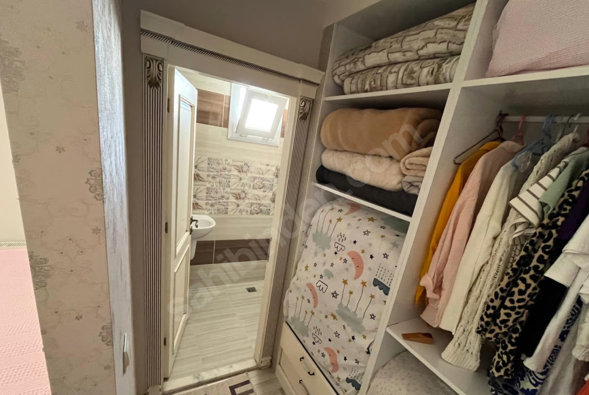 Mersin Mezitli Yeni Mahallesi 3+1 130 m² Doğalgaz Kombili Satılık Daire
