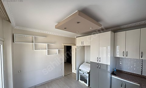 Mersin Mezitli Yeni Mahallesi 3+1 165 m² Doğalgaz Kombili Kiralık Daire