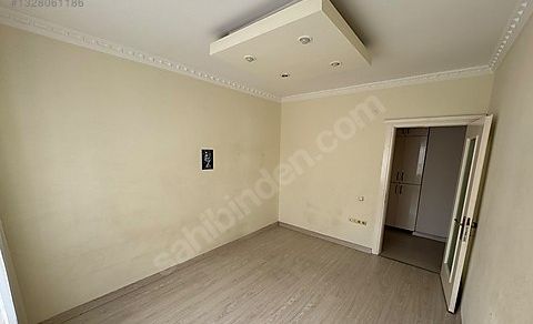 Mersin Mezitli Yeni Mahallesi 3+1 165 m² Doğalgaz Kombili Kiralık Daire