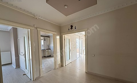 Mersin Mezitli Yeni Mahallesi 3+1 165 m² Doğalgaz Kombili Kiralık Daire
