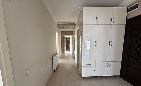 Mersin Mezitli Yeni Mahallesi 3+1 165 m² Doğalgaz Kombili Kiralık Daire
