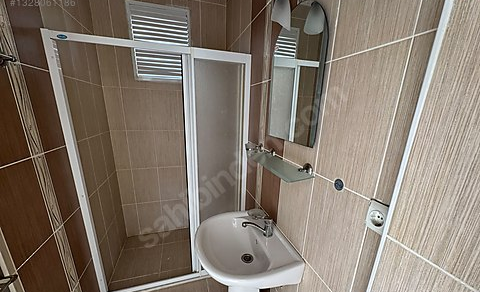 Mersin Mezitli Yeni Mahallesi 3+1 165 m² Doğalgaz Kombili Kiralık Daire