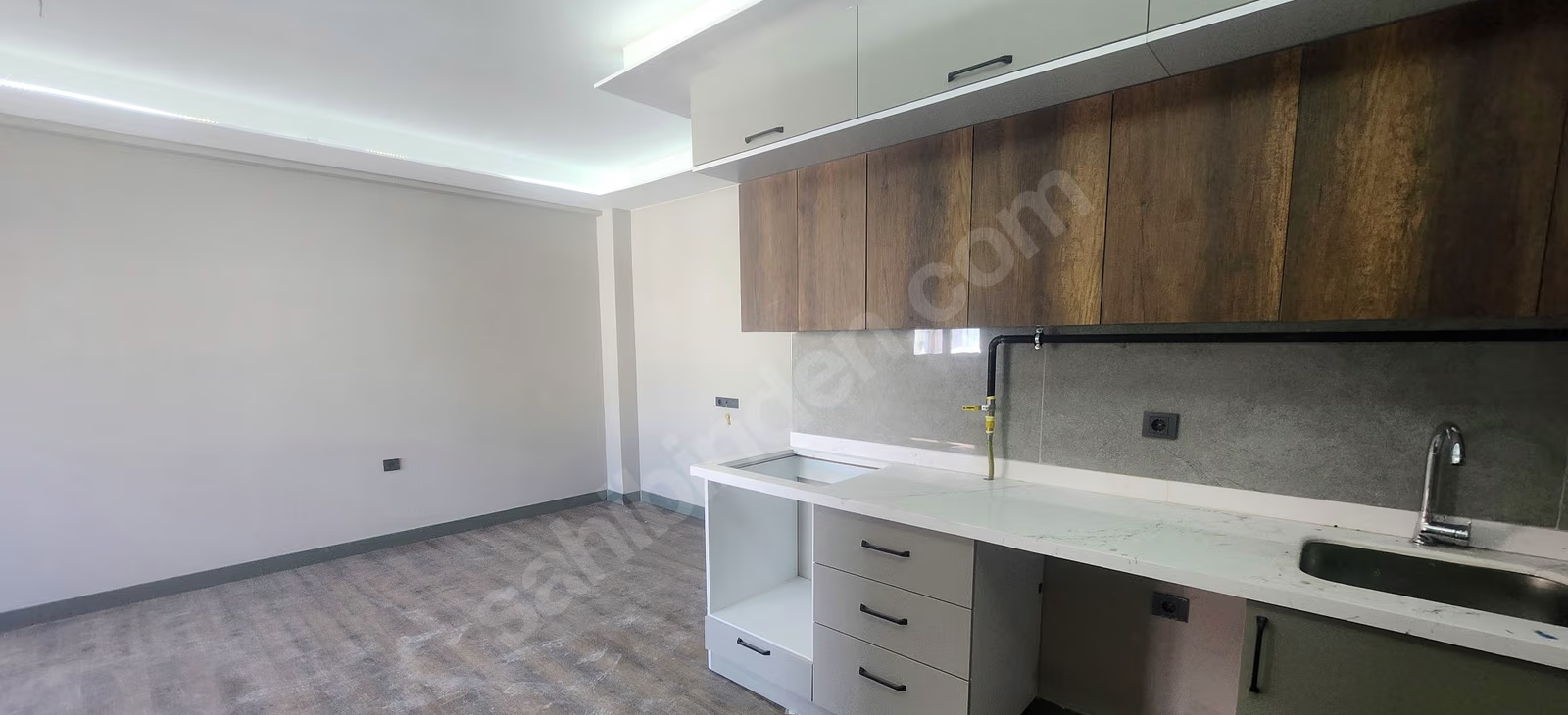 Mersin Yenişehir Bahçelievler Mahallesi 2+1 90 m² Doğalgaz Kombili Kiralık Daire