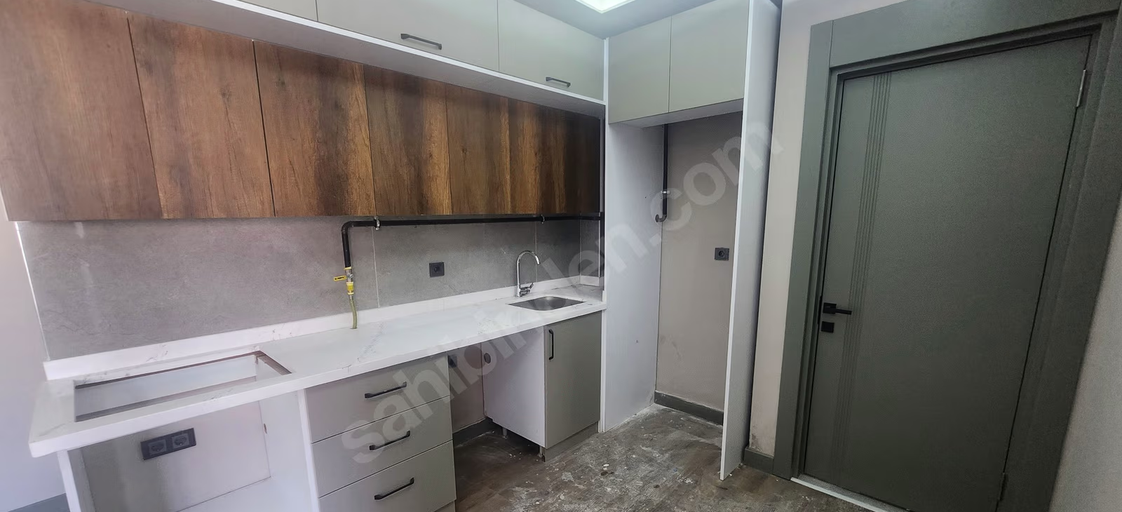 Mersin Yenişehir Bahçelievler Mahallesi 2+1 90 m² Doğalgaz Kombili Kiralık Daire