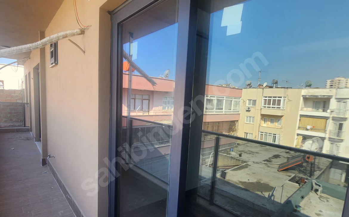 Mersin Yenişehir Bahçelievler Mahallesi 2+1 90 m² Doğalgaz Kombili Kiralık Daire