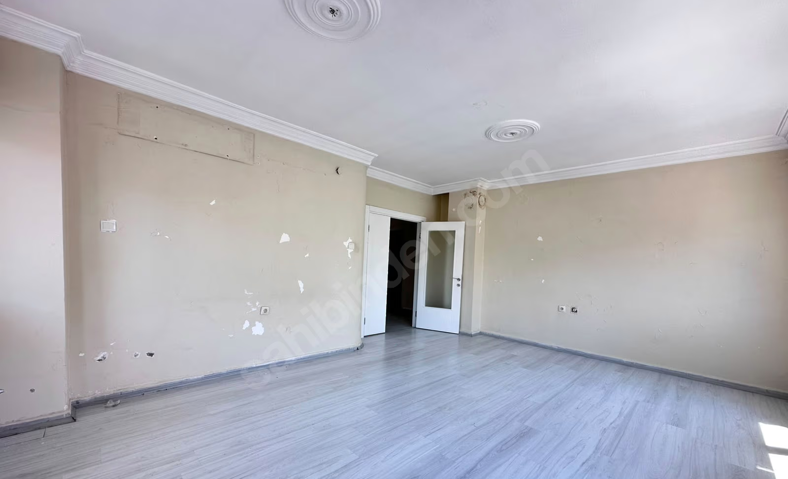 Mersin Yenişehir Barbaros Mahallesi 3+1 180 m² Klima Kiralık Daire