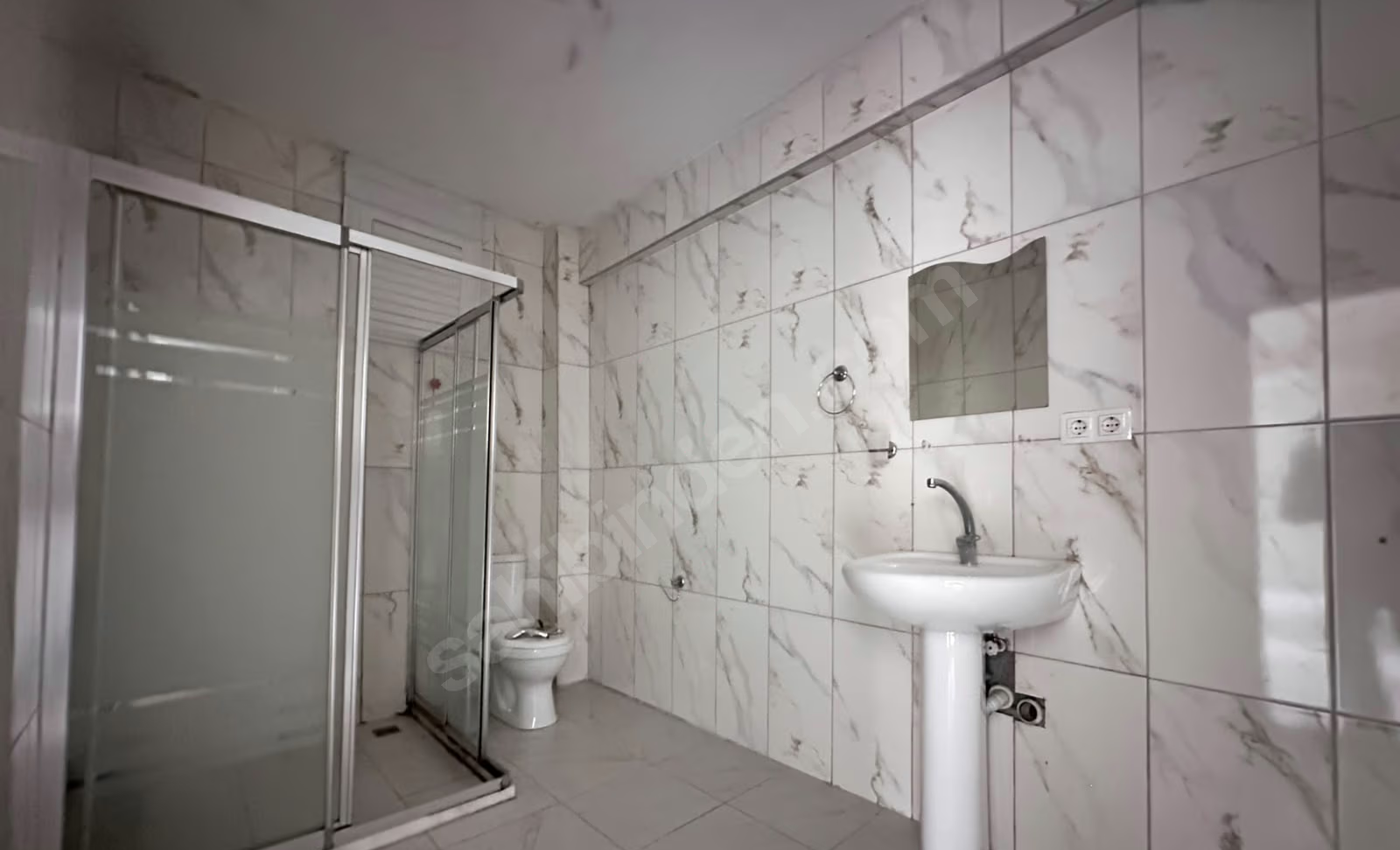 Mersin Yenişehir Barbaros Mahallesi 3+1 180 m² Klima Kiralık Daire