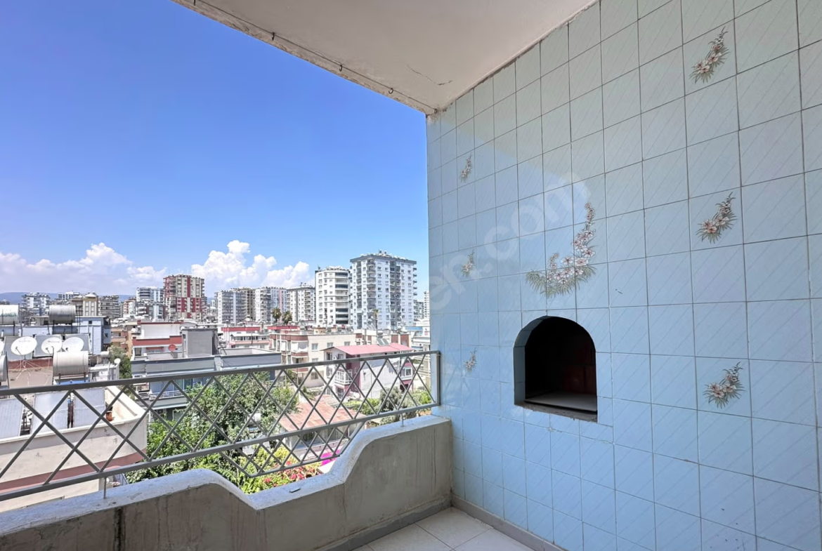 Mersin Yenişehir Barbaros Mahallesi 3+1 180 m² Klima Kiralık Daire