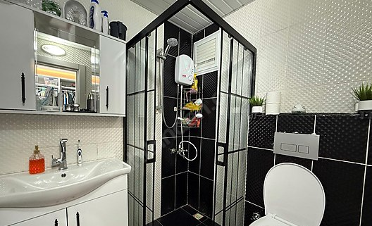Mersin Yenişehir Çiftlikköy Mahallesi 2+1 85 m² Doğalgaz Kombili Satılık Daire