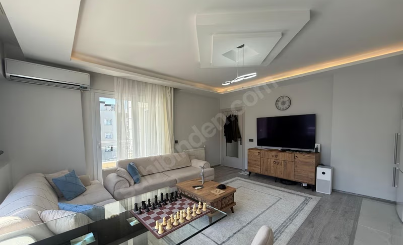 Mersin Yenişehir Çiftlikköy Mahallesi 2+1 85 m² Doğalgaz Kombili Satılık Daire