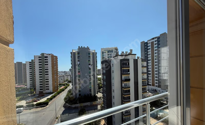 Mersin Yenişehir Çiftlikköy Mahallesi 2+1 85 m² Doğalgaz Kombili Satılık Daire