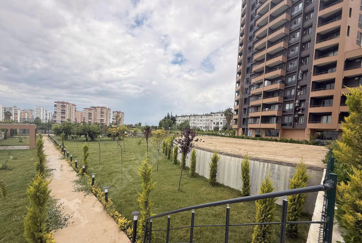 Mersin Yenişehir Çiftlikköy Mahallesi 2+1 90 m² Yerden Isıtma Satılık Daire