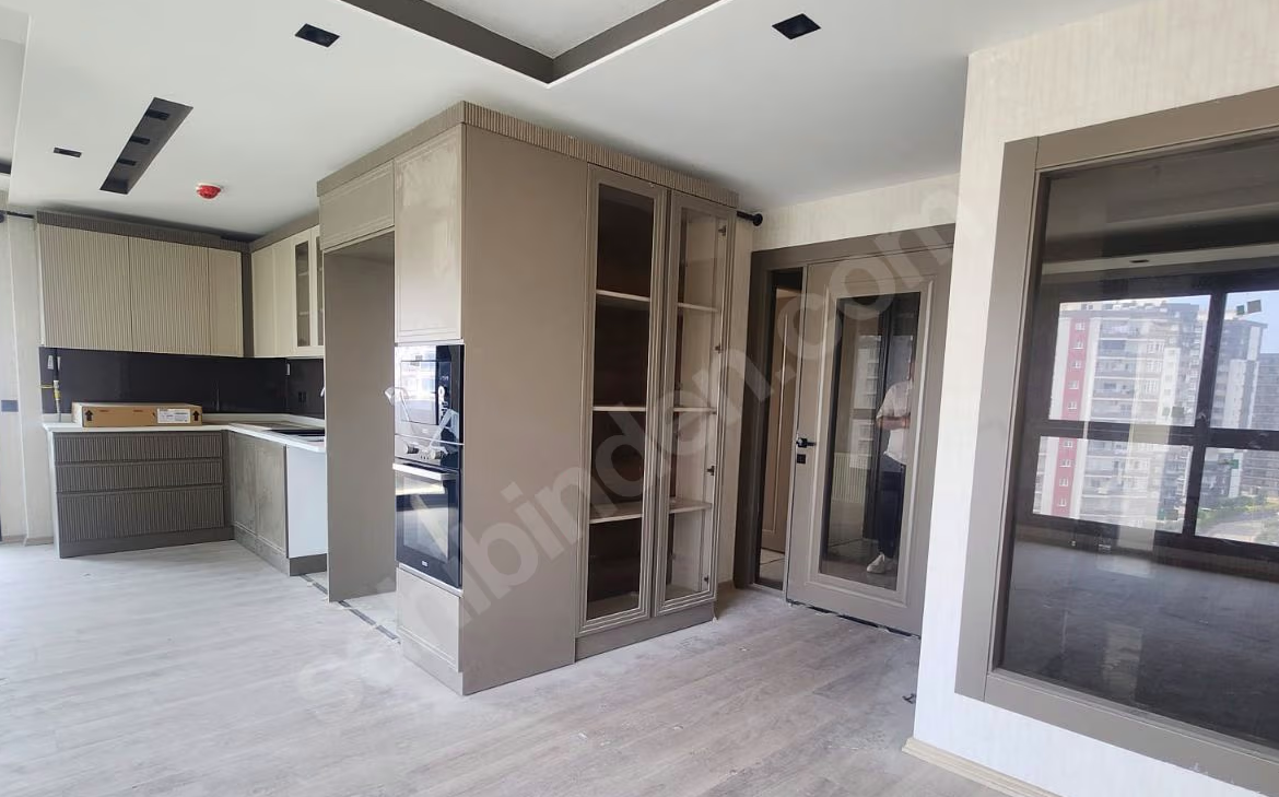 Mersin Yenişehir Menteş Mahallesi 3+1 140 m² Doğalgaz Kombili Satılık Daire