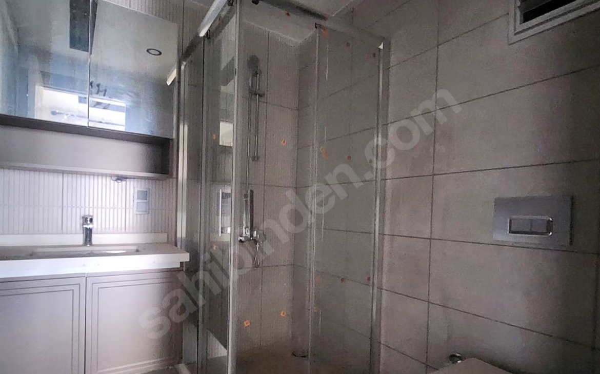 Mersin Yenişehir Menteş Mahallesi 3+1 140 m² Doğalgaz Kombili Satılık Daire