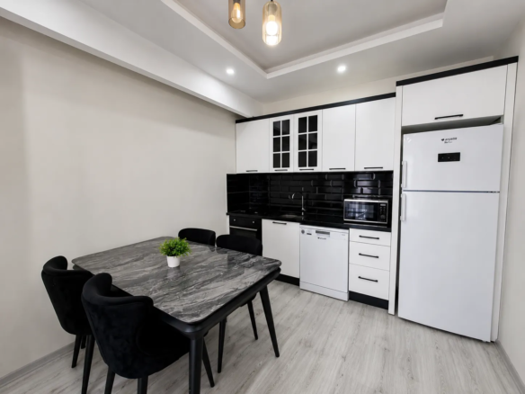 Deniz’de 2+1 Satılık Daire – Balkon