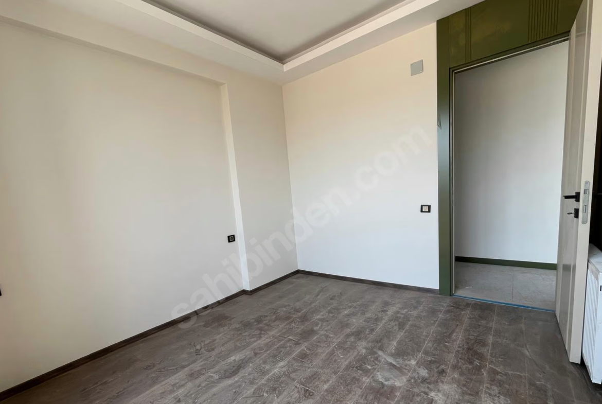 Mersin Mezitli 75. Yıl Mahallesi 1+1 70 m² Doğalgaz Kombili Satılık Daire