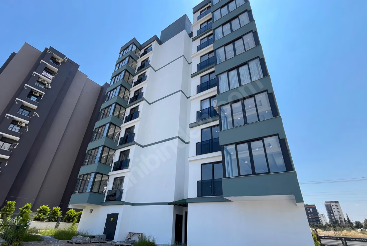 Mersin Mezitli 75. Yıl Mahallesi 1+1 70 m² Doğalgaz Kombili Satılık Daire